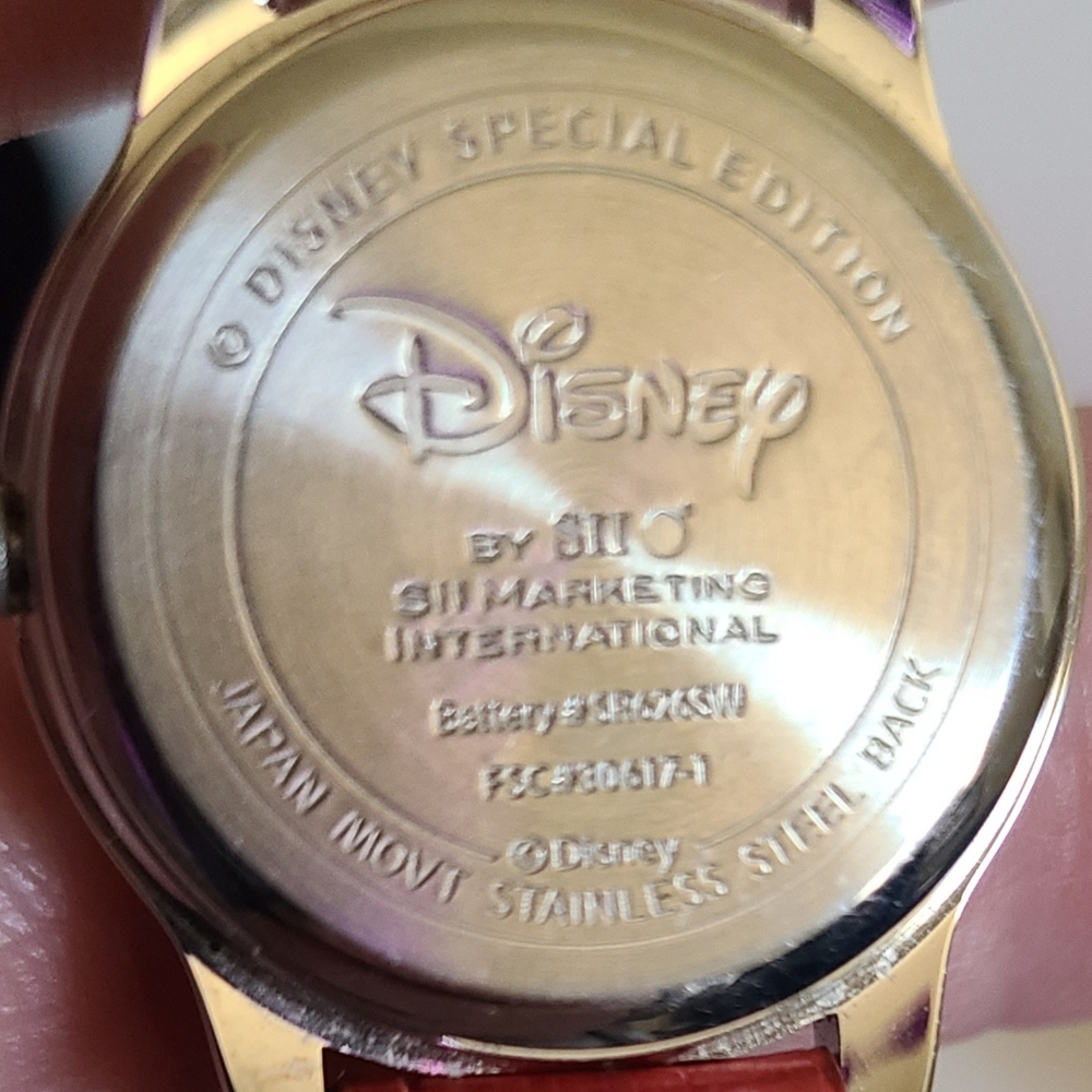 Disney Mickey & Minnie Love Watch - Picture 2 of 7